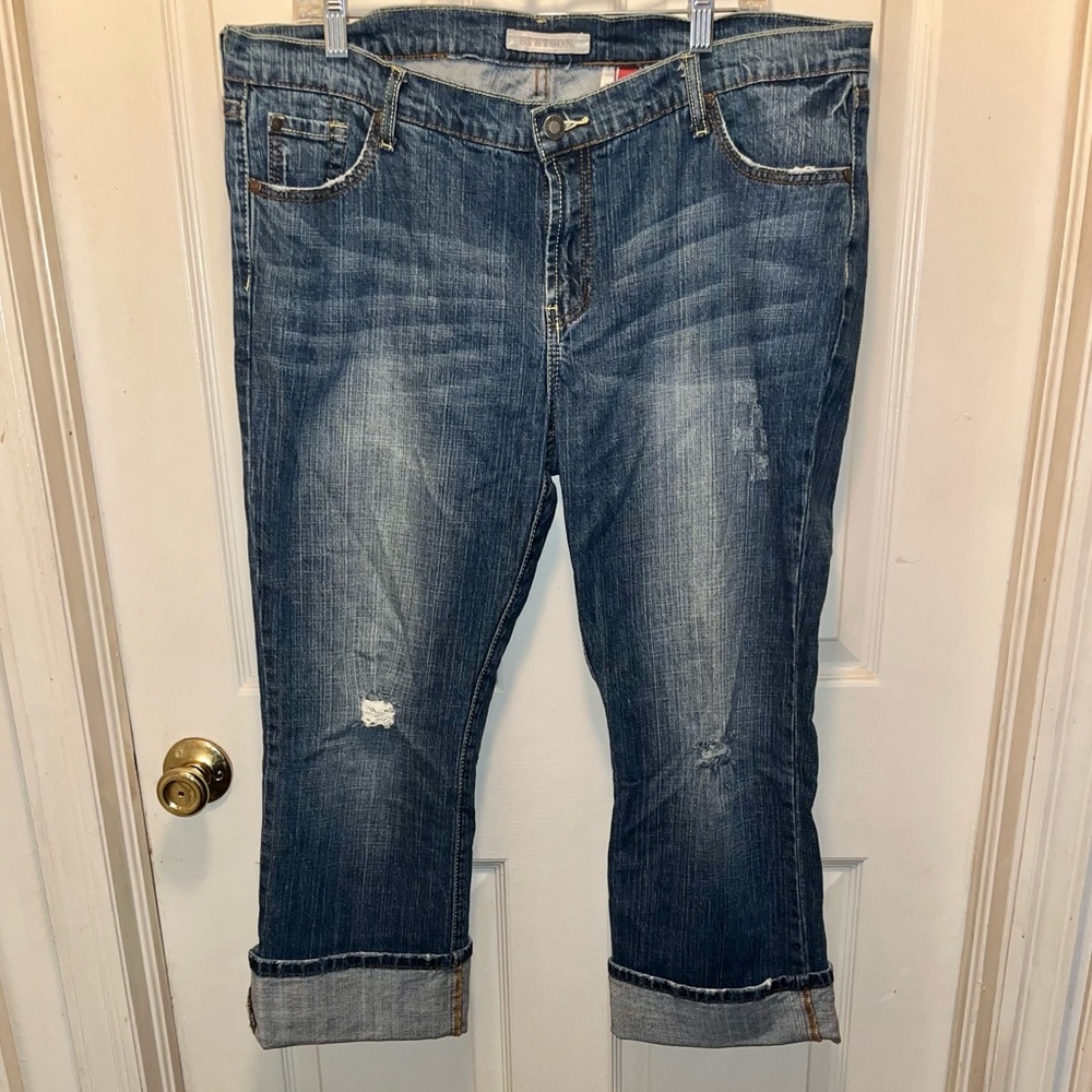 STETSON Women’s Distressed Cuffed Crop Denim Jeans. Sz 18. Waist 40. Inseam 24.5